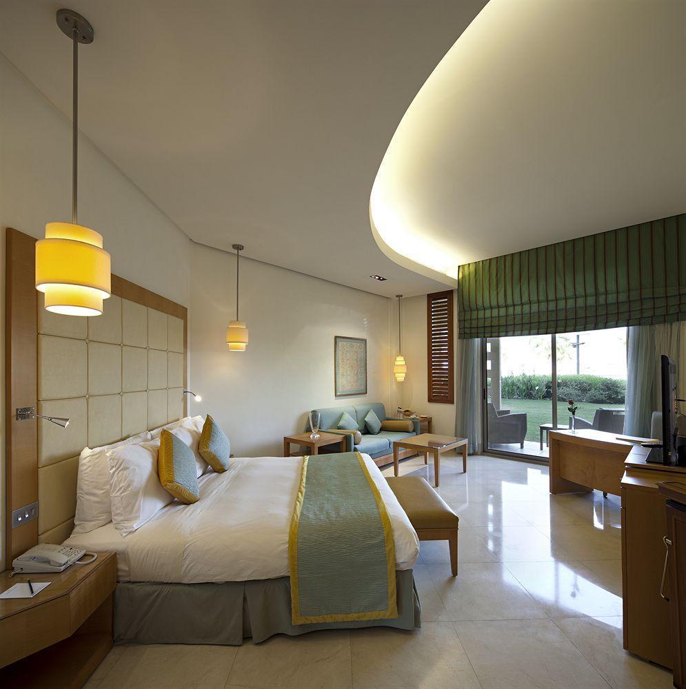 Marina Hotel Kuwait Salmiya Exterior foto